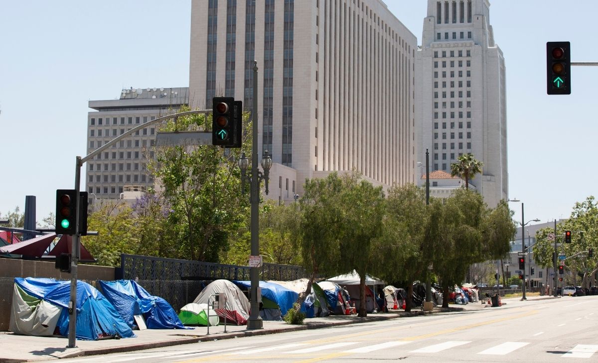 A street in LA with tents lining the sidewalks